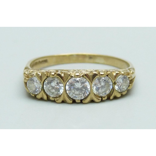 988 - A 9ct gold, five stone Victorian style ring, 2.6g, P