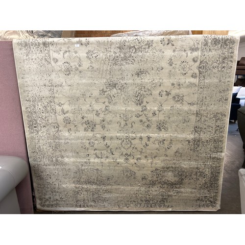 1501 - A cream and grey ground contemporary vintage style carpet, 300 x 200