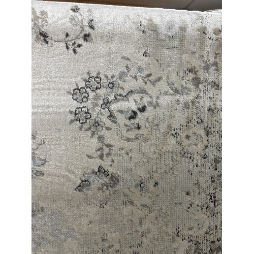 1501 - A cream and grey ground contemporary vintage style carpet, 300 x 200