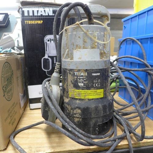 2394 - A Titan TTB583 sub pump