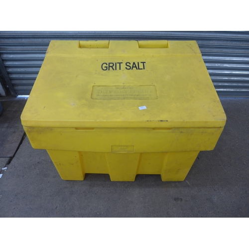 2312 - A grit box with lid, 1100L