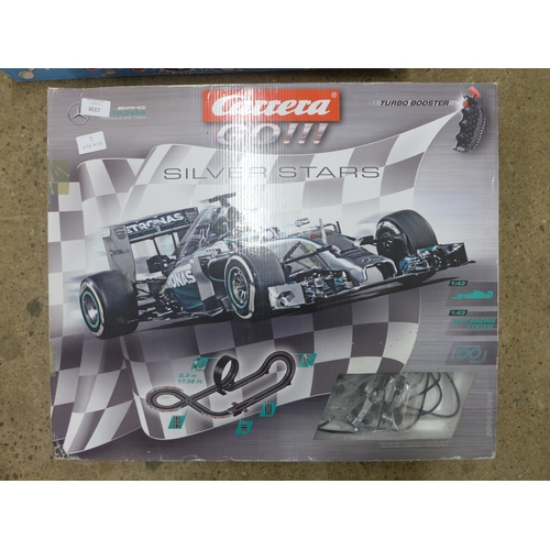 2338 - Curreta slot racing games and vintage toys