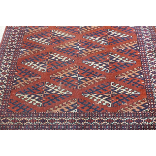 80 - An eastern Tekke Turkoman tight hand knotted antique rug, 166 x 109cms