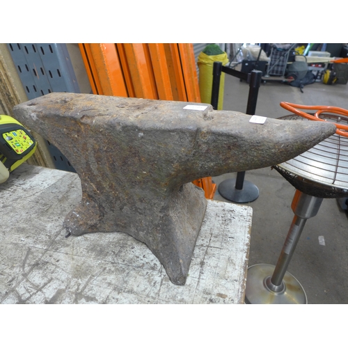 2236 - An Approx. 75kg anvil