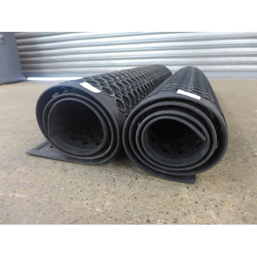 2244 - 2 Outdoor use 90cm x 150cm rubber mats, unused