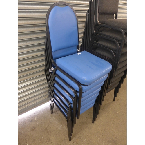 2276 - 16 assorted stackable chairs