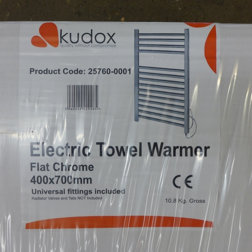 2304 - An electric towel warmer, 400 x 700 - unused