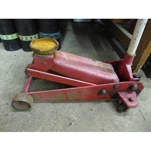 2268A - A 3 ton trolley jack