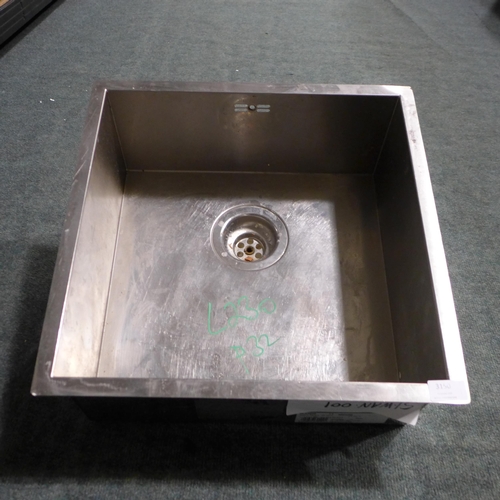 3191 - 4x Mixed Sized/Shaped Sinks (413-112,221)(413-230)  * This lot is subject to VAT