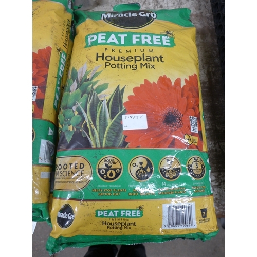 2250 - Four 10 ltr bags of Miracle-Gro Peat Free Premium House Plant Potting Mix