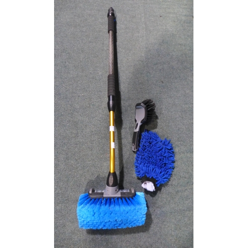 3053 - Autospa Washbrush (306-233) * This lot is subject to VAT