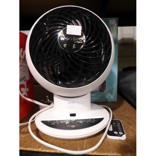 3173 - Iris Woozoo Matte White Fan With Remote (306-20) * This lot is subject to VAT