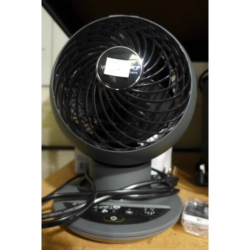 3180 - Iris Woozoo Grey Desk Fan With Remote (306-365) * This lot is subject to VAT