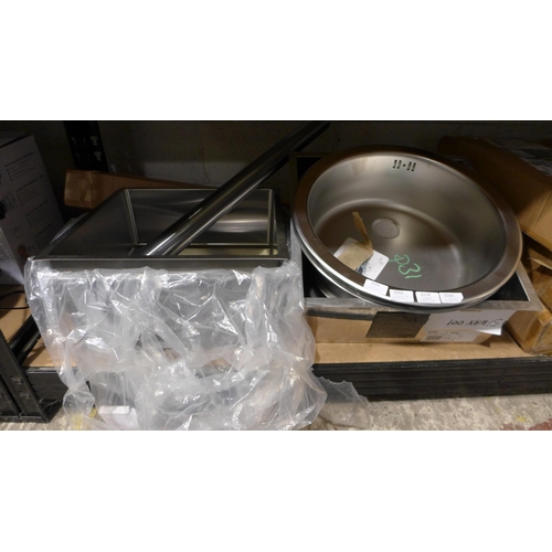 3191 - 4x Mixed Sized/Shaped Sinks (413-112,221)(413-230)  * This lot is subject to VAT