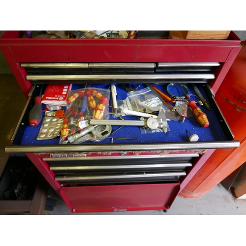 5 - An American Pro 9-drawer topchest and rollcab combi with assorted tools. Item is offered for sale in... 