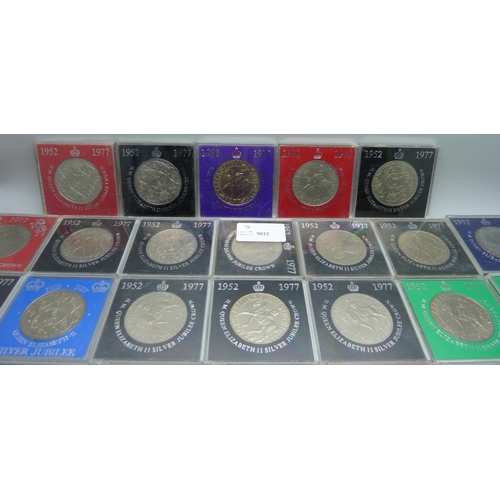 1075 - Forty 1977 Silver Jubilee commemorative crowns