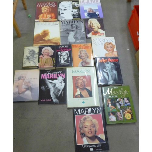 1090 - A collection of books on Marilyn (17) **PLEASE NOTE THIS LOT IS NOT ELIGIBLE FOR POSTING AND PACKING... 