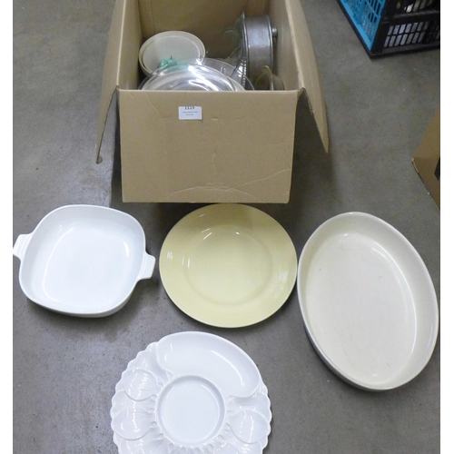 1119 - A collection of kitchenware and three artichoke plates **PLEASE NOTE THIS LOT IS NOT ELIGIBLE FOR PO... 