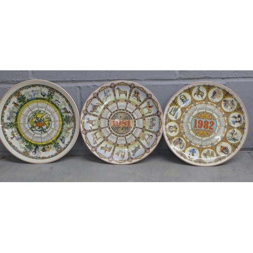 1133 - Collectors plates and other decorative plates including Royal Worcester, Wedgwood, et. **PLEASE NOTE... 