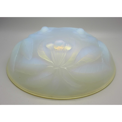 610 - A G. Vallon, France, opaque glass bowl, 23.5cm **PLEASE NOTE THIS LOT IS NOT ELIGIBLE FOR POSTING AN... 