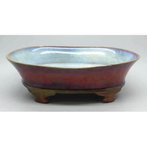 629 - A Chinese oval stand, a/f, chips to the rim and one foot, 20cm wide