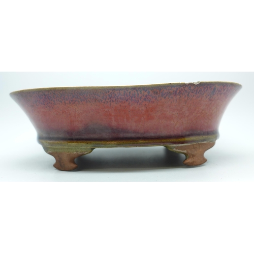 629 - A Chinese oval stand, a/f, chips to the rim and one foot, 20cm wide