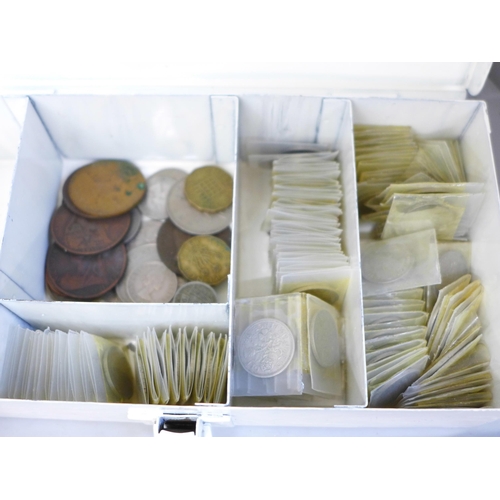 682 - Two boxes of mixed coins