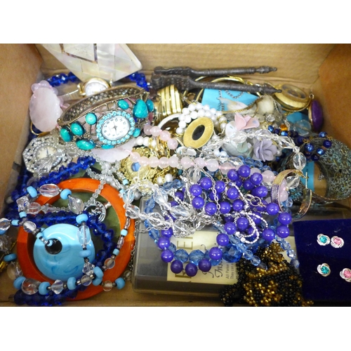 698 - A box of costume jewellery