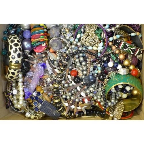 766 - A collection of costume jewellery