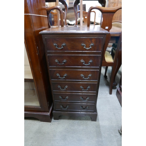 181 - A small mahogany chest of drawers