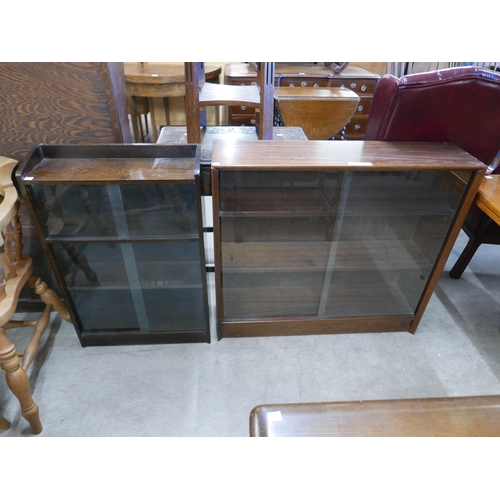 204 - A small oak bookcase and a mahogany bookcase