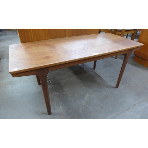 43 - A McIntosh teak extending coffee table