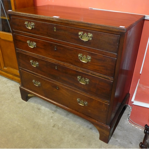 94 - A George III mahogany chest of drawers