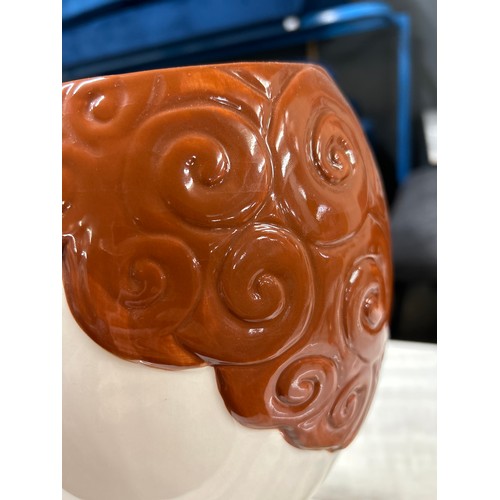 1427 - A ceramic Doodleman face vase, H 32cms (FPC14)   #