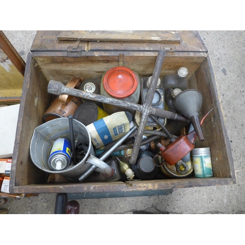 2016 - A Trend toolbox stacking trolley with a 3 tread organiser