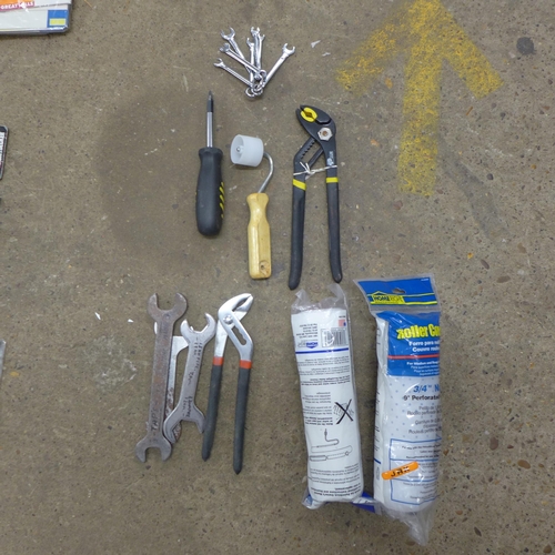 2017 - Two boxes of assorted hand tools including screwdrivers, honing guides, wire brushes and scrapers