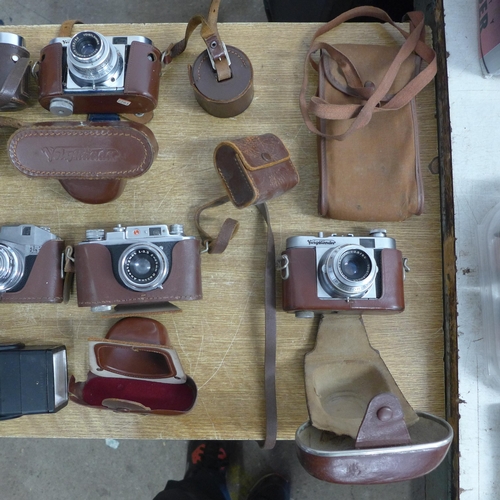 2064 - A collection of 8 vintage 35mm cameras