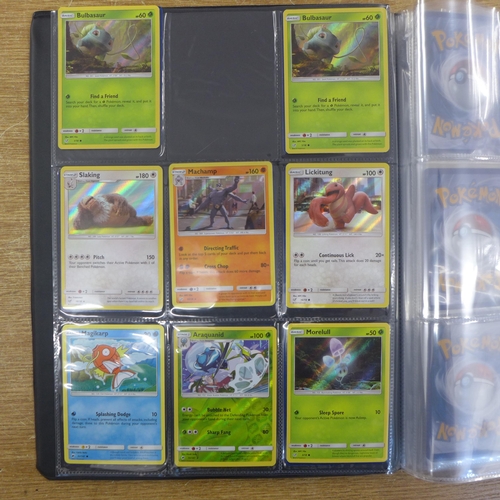 2157 - Approx. 80 Pokemon cards in a folder