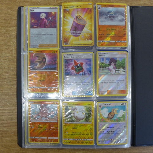 2157 - Approx. 80 Pokemon cards in a folder