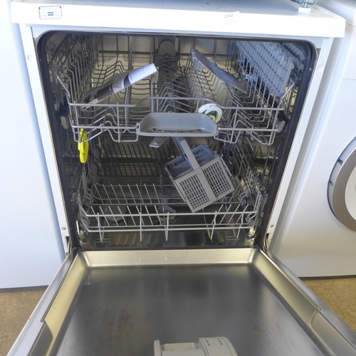 2242 - A Bosch Serie 4 dish washer