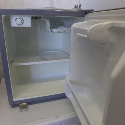 2246 - A Daewoo counter top fridge with ice box