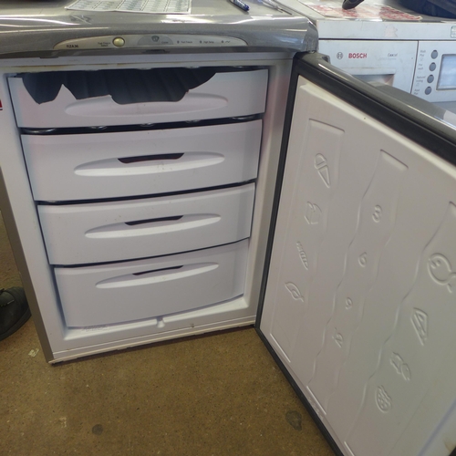 2253 - A Hotpoint Future undercounter freezer