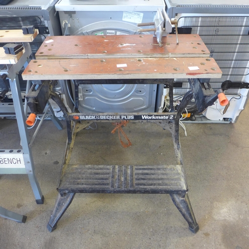 2254 - A Black & Decker Workmate 2, folding work bench