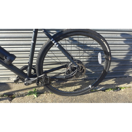 2260 - A Pure Flux One electric bike in matte black with carbon drive chain, includes charger and keys