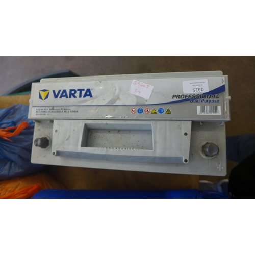 2325 - A Varta LFD90 12v 90Ah battery