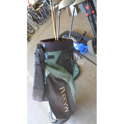 2326 - A golf bag with 4 Ben Ross golf clubs, ball collector, a bag of golf balls and a Titleist trolley