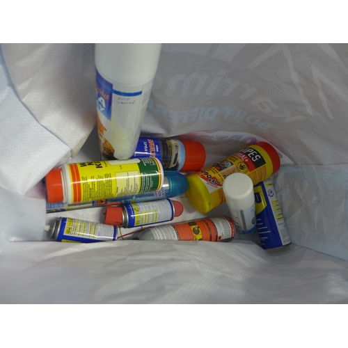 2360 - A large quanitiy of assorted light bulbs and bag of cans of WD-40 and spray cans