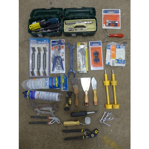 2017 - Two boxes of assorted hand tools including screwdrivers, honing guides, wire brushes and scrapers