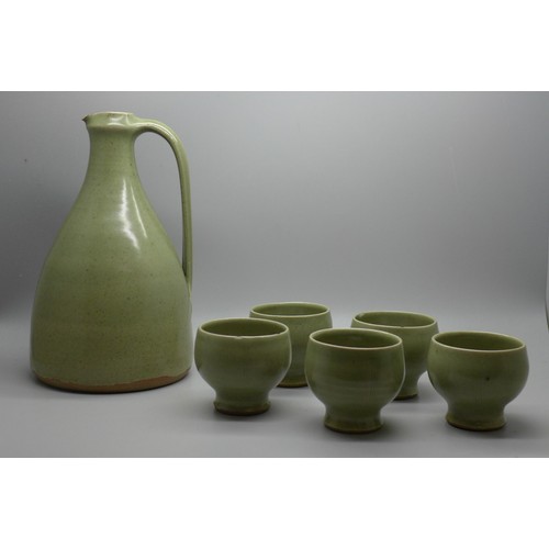 809 - A David Leach Pottery mead jug and five cups, two cups a/f, chips on the rims