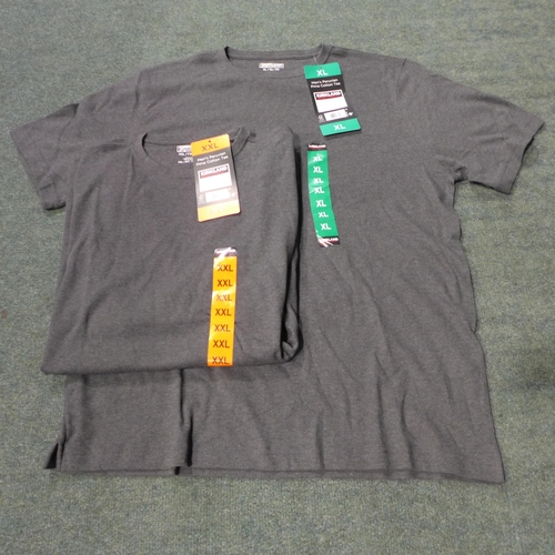 3017 - Quantity of Levi's black tees - various sizes * This lot is subject to VAT